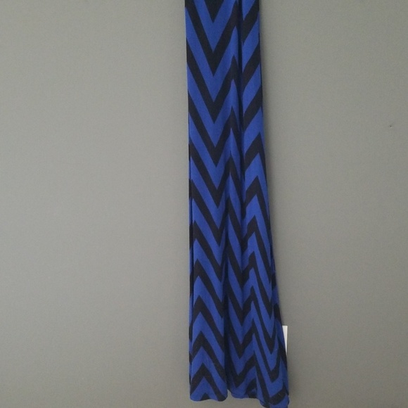 Small navy/blue cheveron pattern maxi dress - Picture 2 of 4